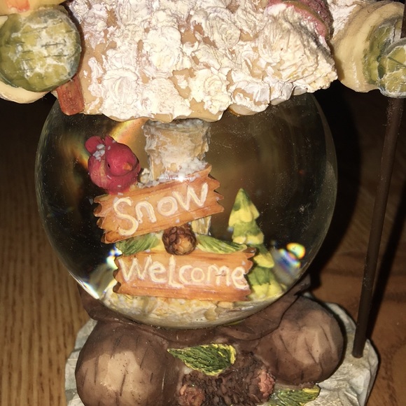 Let it snow snow globe - Picture 4 of 4